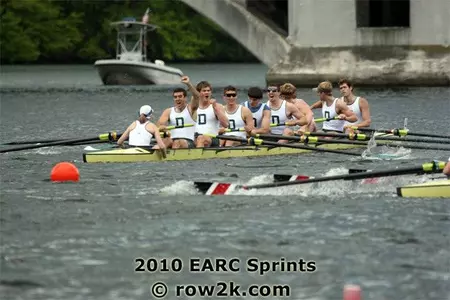 Men's Heavyweight Crew Teaches Rowing at Richmond Middle School