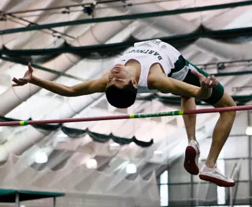 Men Run in Boston at Terrier Invitational