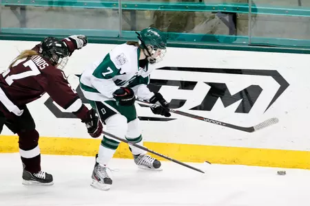 No. 10 Women's Hockey Drops 2-1 Game to Princeton