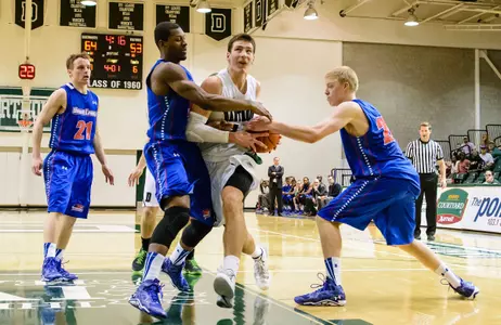Men Top UMass Lowell for Second Straight Big Win