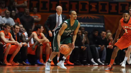 Men Host Longwood in Final Game Before Christmas