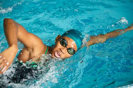 Nangle Breaks Meet Record on Day One of Dartmouth Invite