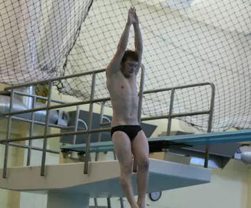 Gillis Closes Zones with 10th Place Finish on Platform