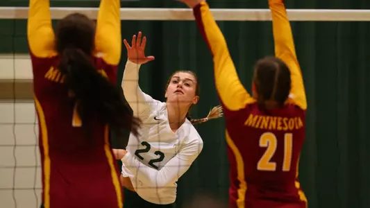 Women's Volleyball Splits on Final Day of the Dartmouth Duels