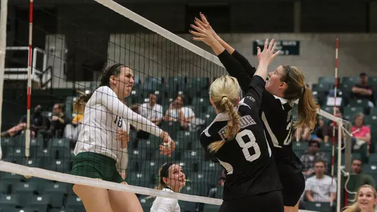Dartmouth Volleyball Bested by Yale in New Haven