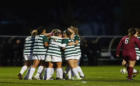 Trio of Seniors Picked to Captain Women's Soccer in 2015