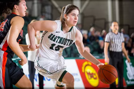 Szabo, Roland Lead the Women to 16-Point Win Over Holy Cross