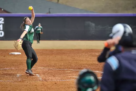 Softball Splits With Utah State and Portland State