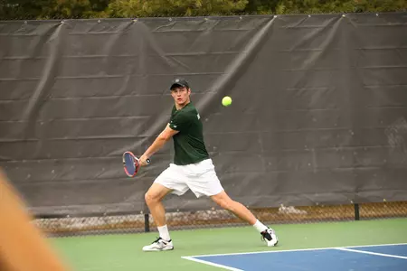 Sakinis Wins First Round of Singles at ITA All-America Champs