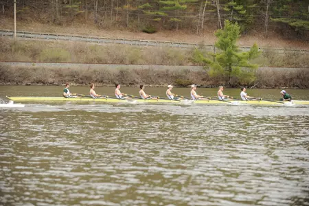 Men's Heavyweight Rowing Captures Packard Cup Against Syracuse