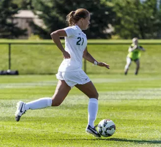 Women's Soccer Opens 2014 Season at Husky/Nike Invite
