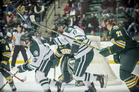 No. 12 Vermont Defeats Big Green, 4-1, in Regional Rivalry Game