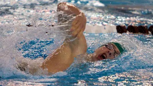 Men's Swimming and Diving Leads After Day One of Invite