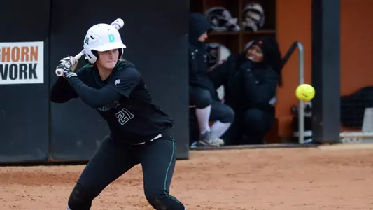 Softball Splits With Penn to Kickoff Ivy Season