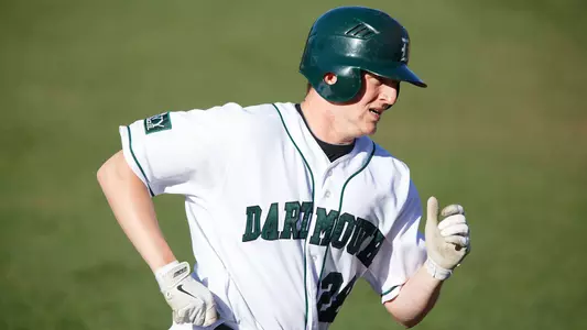 Sweep at Harvard Pushes Winning Streak to 14