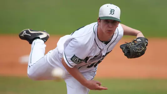 Dartmouth Steals Its Way to 2-1 Win Over Holy Cross