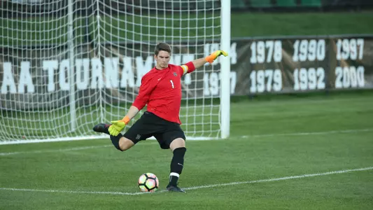 Dartmouth Welcomes Yale to Burnham Field