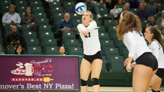 Dartmouth Goes 1-1 to End Holly Young Invitational