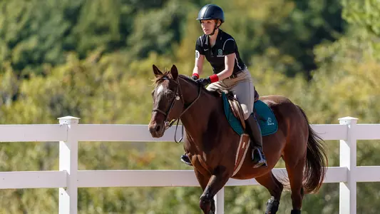 Teaghan Callaway riding a horse at dartmouth invite