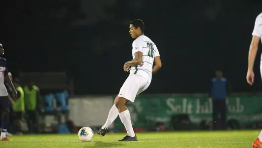 Jesse Scanlon soccer action versus UConn