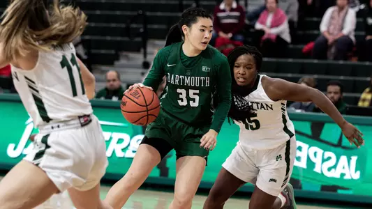 Elle Louie women's basketball action at Manhattan