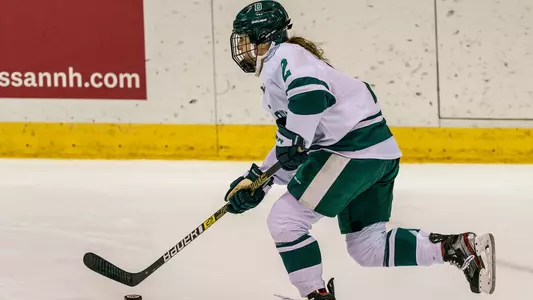 Givanna Foglia women's hockey action versus Maine
