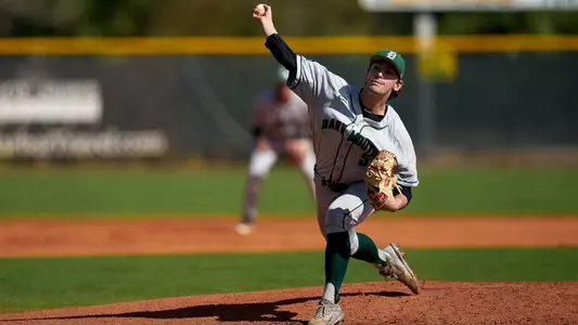 Justin Murray baseball action at Omaha