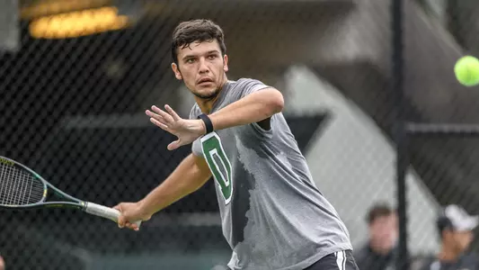 Alejandro Quiles men's tennis invitational action