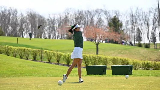Claire Xu golfing at Ivy Championship