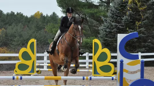 Lona Girardin equestrian action