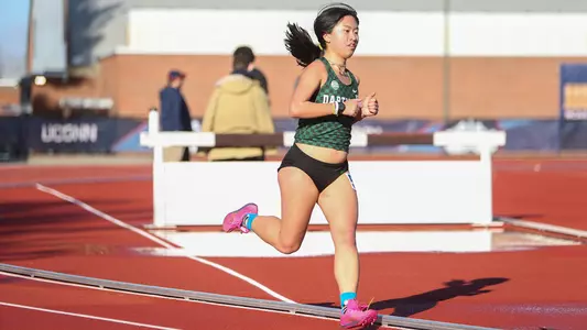 Mia Compton Engle competes at Dog Fight at UConn