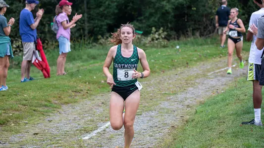 Hannah Kaercher running in the Maribel Sanchez Souther Invite