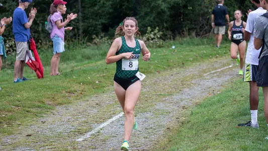 Hannah Kaercher running in the Maribel Sanchez Souther Invite