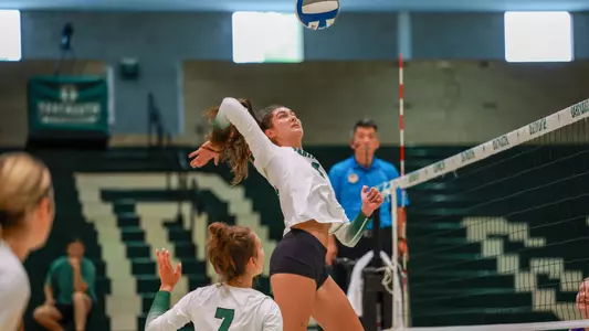 Emma Symon volleyball vs. Stonehill