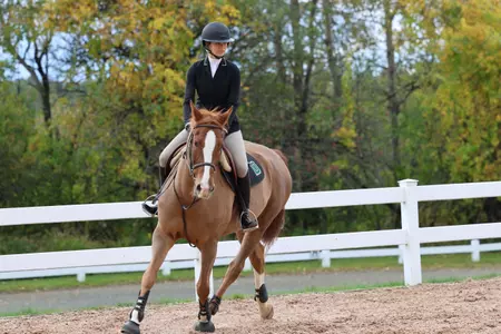 Riley Dickman rides at home event
