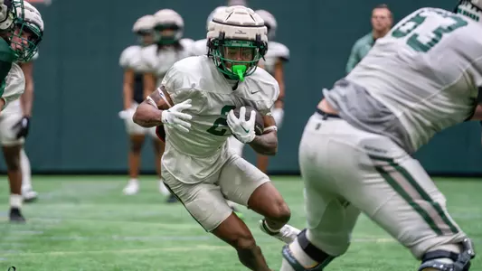 Q Jones during practice