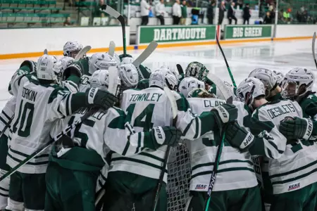 Dartmouth MIH Huddled around net pregame