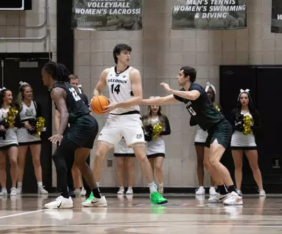 Jackson Munro plays against Bryant