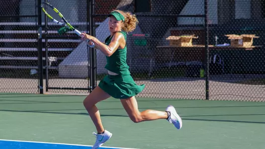 Moore finishes shot outside