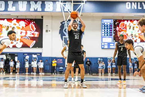Munro hits the game winning free throw
