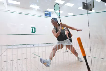 Liu plays squash