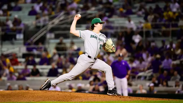 Izzy Parsky Pitches at LSU