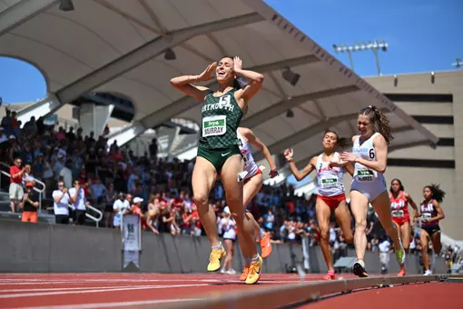 Andie Murray wins the 800m
