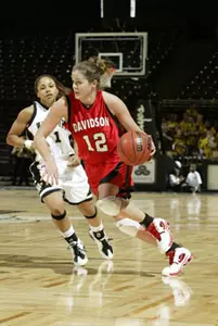 Hamilton's Double-Double Carries Wildcats to 91-65 Exhibition Win Image