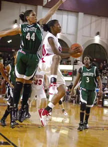 Tia Washington Honored With TIAA-CREF Student-Athlete of the Week Image