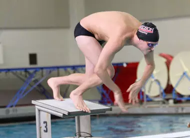 Stringfield Leads Off Nike Invitational with School Record Image