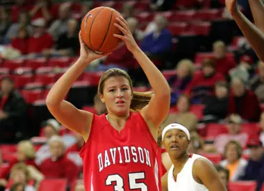 Tale of Two Halves, Davidson Drops Season Opener at Georgia Tech, 69-50 Image