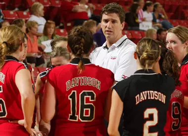 Mountaineers Overpower 'Cats, 3-1 Image