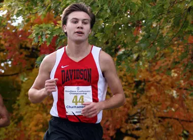 Divinnie Places Fifth to Lead Davidson to Fourth-Place Finish at Winthrop Invitational Image