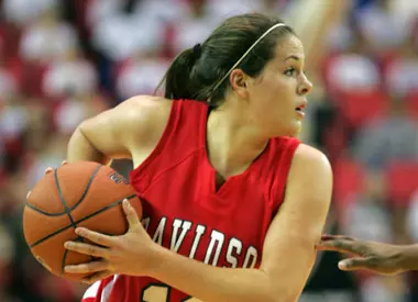 Wildcats' Win Streak Snapped at Furman, 70-66 Image